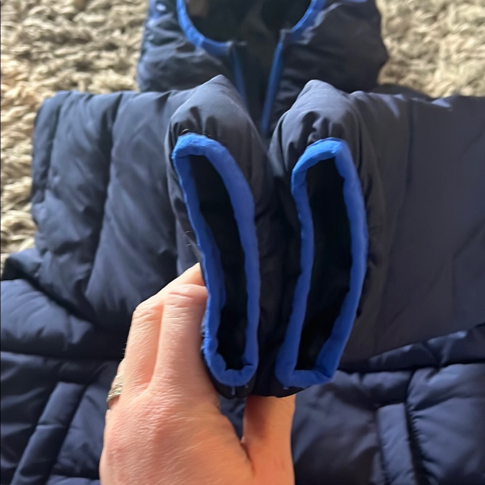 UA Boys’ Puffer Coat - Picture 7 of 9